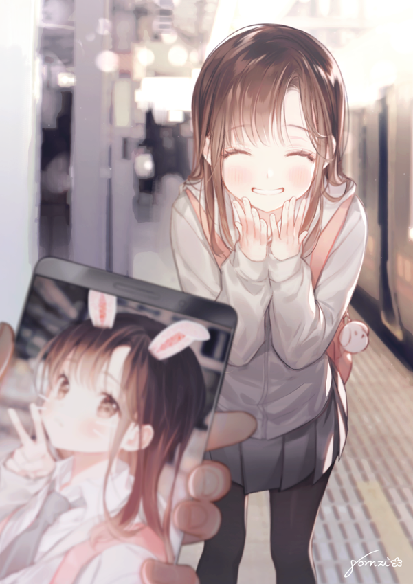 74030427_1.jpg